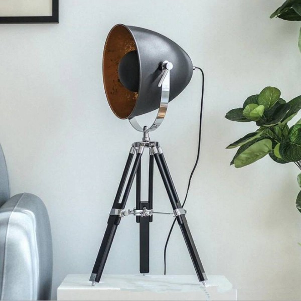 Abajur Lampada da tavolo industriale a tre gambe da terra a tre gambe per atterraggio industriale Lampada da tavolo da studio a LED per camera da letto