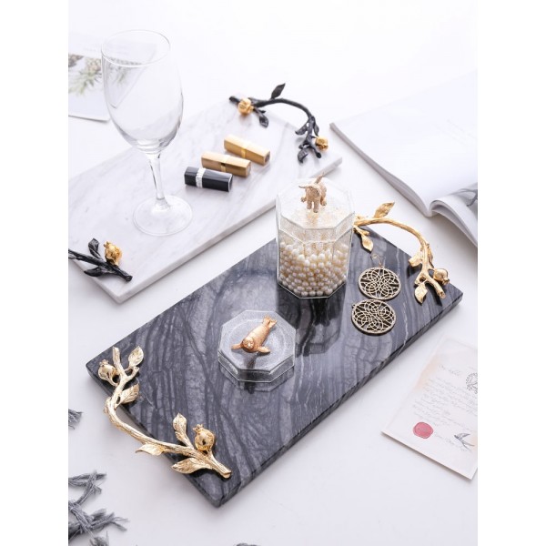 Vassoio da cucina in marmo bianco di alta classe InsFashion con manico in oro per la casa in stile reale e l'arredamento del ristorante a cinque stelle