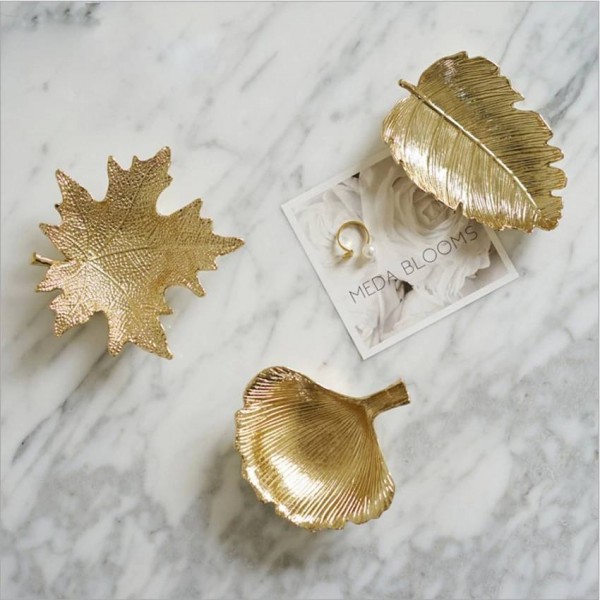Mini piatto a forma di foglia in metallo Vassoio di lusso nordico e semplicità Vassoio portaoggetti per gioielli Sundries Organizer per la casa Decor