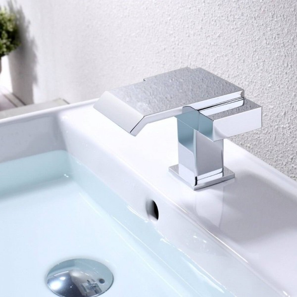 Rubinetti del bacino di Narceyz Rubinetto della cascata del bagno Cromo doppio manico in ottone cromato Miscelatore caldo e freddo di alta qualità A1009