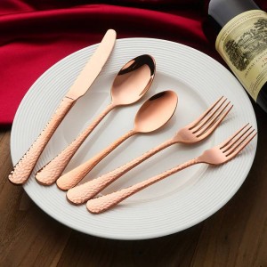 Posate di alta qualità Set antiscivolo Serpente Stampa Posate in acciaio inossidabile 18/10 Coltello Forchetta Cucchiaio Servizio da tavola per 9