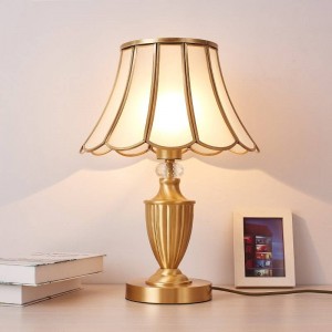 Comodino camera da letto in rame americano americano di lusso decorazione di arte retrò di lusso luce minimalista moda studio creativo comodino camera da letto