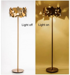 Lampada da terra moderna in acciaio inossidabile a LED in oro lussuoso