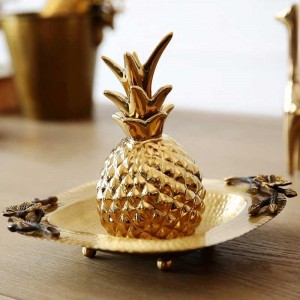 Straordinario vassoio in ottone fatto a mano asperoso InsFashion con flora e piedi per la decorazione domestica moderna in stile indiano