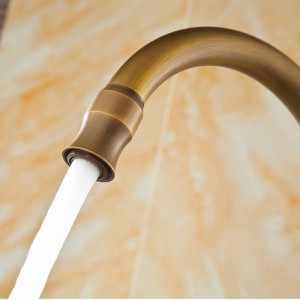 Rubinetto della cucina Rubinetti per lavello da cucina in ottone bronzo anticato Rubinetto per lavabo a una mano ad arco alto girevole Rubinetto per lavabo caldo e freddo HJ-6715