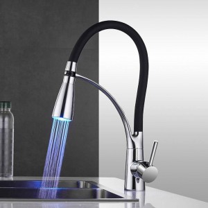 Rubinetto LED per acqua in cucina Cromo LED rubinetto lavello chiaro rubinetto ottone caldo freddo montato su vasca miscelatore rubinetto rubinetto 7661
