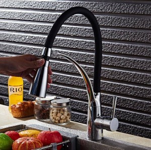 Rubinetti da cucina a LED con design in gomma Miscelatore cromato per cucina Maniglia singola Pull Down Gru montata su piattaforma per lavelli LAD-50