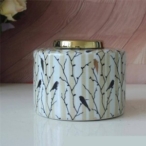 Vaso rotondo in vaso di ceramica ornamentale europea in stile mediterraneo con coperchio dorato Fiore e motivo ornamentale in porcellana
