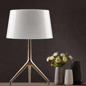Lampada da tavolo moderna semplice Nordic Lampada da lettura creativa bianco nero paralume corpo oro Lampada moderna 3W E27 lampada a led AC220V 110V