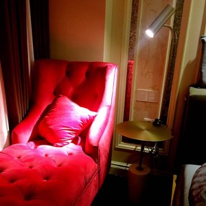 NOVITÀ semplice e moderna lampada da terra creativa camera da letto soggiorno staffa di ferro luce da terra corpo in metallo nero oro base in marmo lampada a led