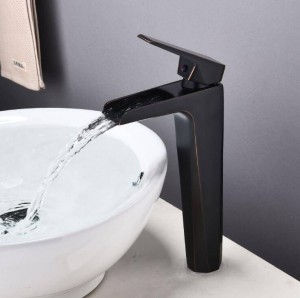 Nuovo Cascata ottone Cromo / Nero Lavabo Lavabo rubinetto dell'acqua calda e fredda bagno europeo nero vernice rubinetto B572