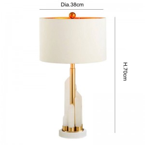 Lampada da tavolo nordica Lampione moderno in marmo bianco Lusso Lampada da scrivania in metallo placcato oro semplice Camera Camera da letto Comodino Design art decoration