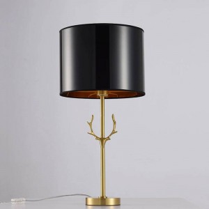 Lampade da tavolo nordiche design modello Antler Lettura studio luci Lampade da comodino panno Paralume Illuminazione domestica tutta la lampada da tavolo in rame
