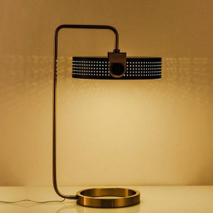 Lampada da scrivania moderna Post Nordic Creative Fashion svuota paralume in metallo nero Comodino hotel Decorazione Lampadina LED E27 Lampada da tavolo