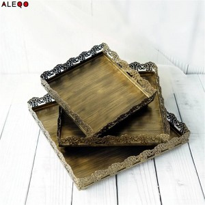 Tavolo da ufficio in metallo nordico retrò con ripiano per ufficio Chic elegante lusso in pizzo dorato quadrato Scrivania Vassoio portaoggetti Cupcake Organizer