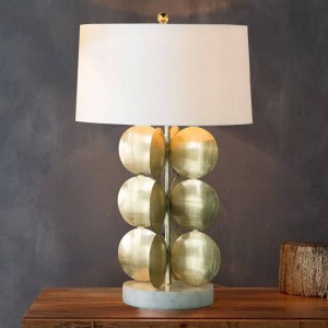 Semplice lampada da tavolo moderna corpo oro bianco fabirc paralume lampada da scrivania Decorazione Lampe creativa E27 3W lampadina a led Nordic Light