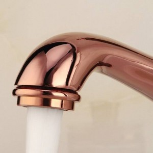 Nuovo arrivo Euro Style Materiale ottone Ottone Rosa Placcato marmo Pietra Lavabo Miscelatori Rubinetteria da ponte Gru miscelatrice XT606